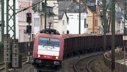 Die Deutsche Bahn verschiebt die geplante Generalsanierung der linken Rheinstrecke zwischen Koblenz und Mainz. Sie soll erst nac