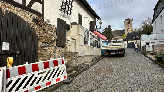 Die Sanierungsarbeiten am Alten Kannenofen in Ransbach-Baumbach sind in vollem Gange.