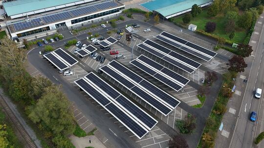Photovoltaik über Parkplätzen