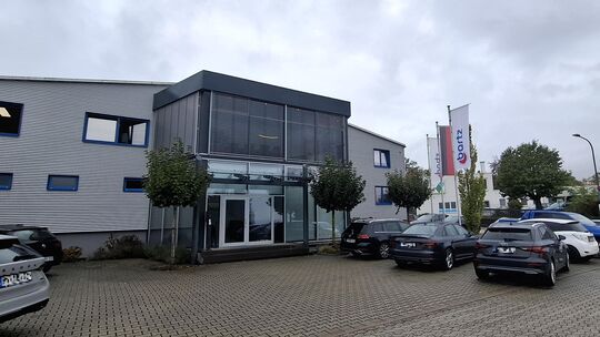 Die Firma Bartz Maschinenbau sitzt im Gewerbegebiet Mayener Tal. Hinter dem unscheinbaren Bürogebäude verbirgt sich ein Weltmark Die Firma Bartz Maschinenbau sitzt im Gewerbegebiet Mayener Tal. Hinter dem unscheinbaren Bürogebäude verbirgt sich ein Weltmark