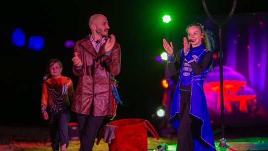 Beim Lichterzauber im Tier-Erlebnispark Bell dürfen Artistik, Musik und Gesang nicht fehlen.