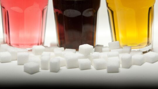 Limo, Cola, Energydrinks und Co. sollen künftig teurer werden. Dabei gilt die Devise: je süßer, desto teurer. Die schwarz-rote B