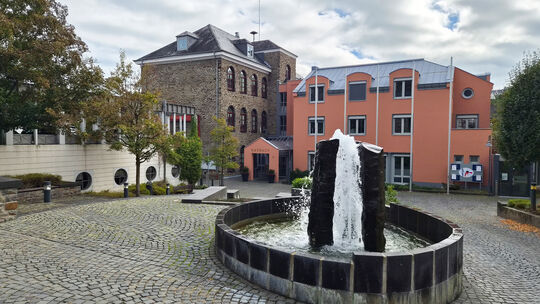 Vallendar wird von vielen Studenten als sehr angenehmer Ort angesehen. Viele mögen die Atmosphäre und die Landschaft der Region.
