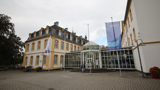 Die WHU – Otto Beisheim School of Management möchte ihren Sitz von Vallendar nach Düsseldorf verlegen: Für die Region und Wirtsc