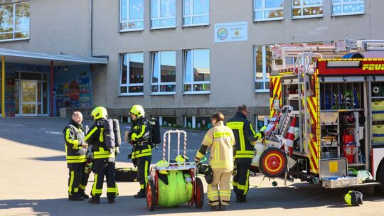 Gasaustritt an Schule - mehrere Kinder verletzt Gasaustritt an Schule - mehrere Kinder verletzt