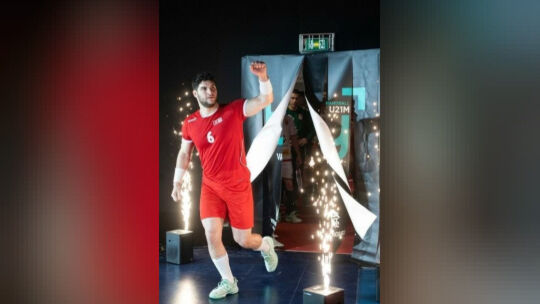 Maher Kallel, zweimaliger tunesischer Nationalspieler, wird zukünftig als Kreisläufer für die HSG Hunsrück auflaufen. Wann er se Maher Kallel, zweimaliger tunesischer Nationalspieler, wird zukünftig als Kreisläufer für die HSG Hunsrück auflaufen. Wann er se