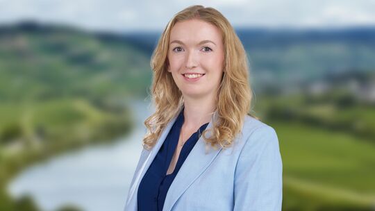 Julia Hinz leitet das Projekt des Panorama-Höhenradwegs an der Mosel bei der Mosellandtouristik. Julia Hinz leitet das Projekt des Panorama-Höhenradwegs an der Mosel bei der Mosellandtouristik.
