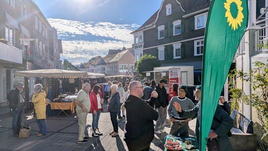 Gutes Wetter ist wichtig für den Wochenmarkt freitags in Betzdorf. Der hat in den vergangenen Jahren beachtlichen Zuwachs bekomm