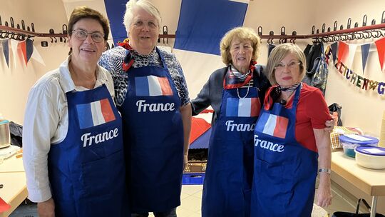 Das Wassenacher Kartoffelfest lebt vom Engagement der Vereine: Auch der Deutsch-Französische Freundeskreis ist dabei und servier