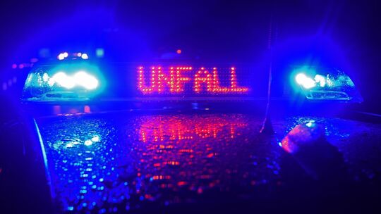 Polizei Blaulicht bei Unfallaufnahme Polizei Blaulicht bei Unfallaufnahme