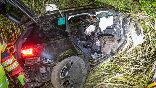 In diesem völlig demolierten Cupra Ateca verunglückten vier Personen Ende September bei einem Unfall auf der A3 bei Nentershause