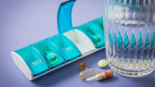 Wochendispenser mit Tabletten Wochendispenser mit Tabletten