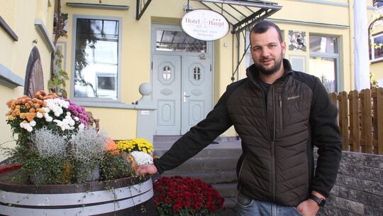 Das Hotel Haupt in Kobern-Gondorf ist nun wieder in Familienhand. Gemeinsam mit seiner Familie ist Philipp Dötsch, bekannt vom W