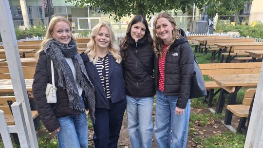 Erstsemester in Koblenz: Solveig, Zoe, Haylie, Emily.