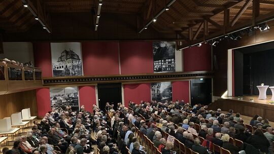Voll besetzte Stadthalle: Mehr als 300 CDU-Mitglieder waren nach Betzdorf gekommen, um den Landratskandidaten der Partei zu küre
