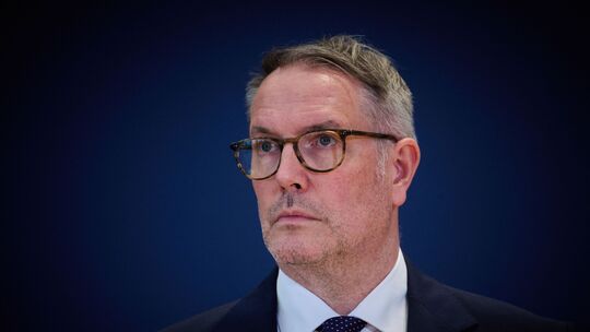 Seit wenigen Tagen Bundesarbeitsminister: Alexander Schweitzer. In Rheinland-Pfalz greift er nun auch offiziell nach dem Parteiv Seit wenigen Tagen Bundesarbeitsminister: Alexander Schweitzer. In Rheinland-Pfalz greift er nun auch offiziell nach dem Parteiv