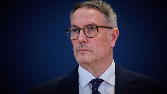 Seit wenigen Tagen Bundesarbeitsminister: Alexander Schweitzer. In Rheinland-Pfalz greift er nun auch offiziell nach dem Parteiv
