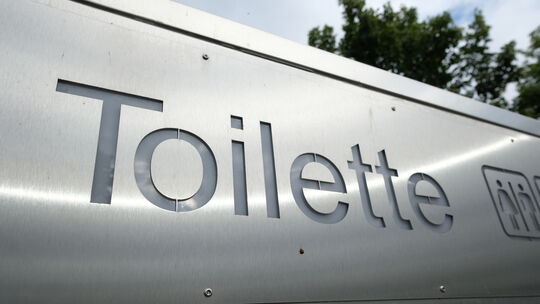 Eigentlich wollte die Stadt Kirchberg eine öffentliche Toilette in der Innenstadt errichten. Weil die Kosten den Nutzen jedoch ü