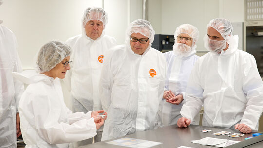 Interdisziplinäres Arbeiten auf hohem Niveau kennzeichnet die Struktur des InnoVerse in Andernach. Das Pharmaunternehmen LTS Loh Interdisziplinäres Arbeiten auf hohem Niveau kennzeichnet die Struktur des InnoVerse in Andernach. Das Pharmaunternehmen LTS Loh