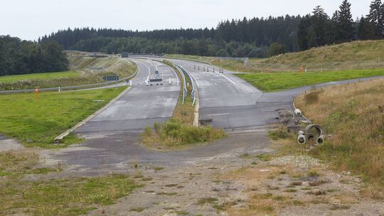 Die A1 endet an der Anschlussstelle Kelberg in der Eifel.