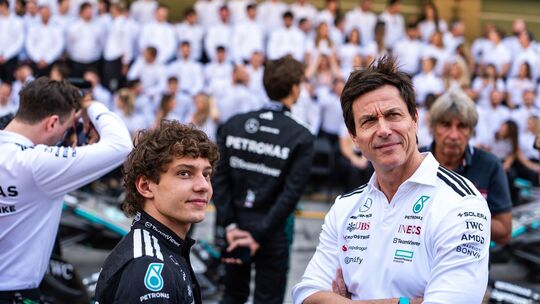Kimi Antonelli und Toto Wolff