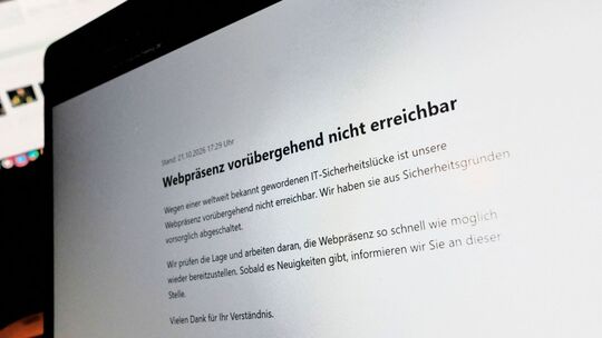 «Webpräsenz vorübergehend nicht erreichbar» auf einem Display