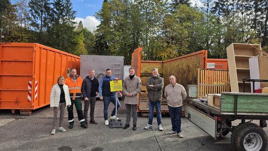 Gemeinsam freuen sich Vertreter des Landkreises, der Stadt Kirn, der Verbandsgemeinde Kirner Land und der beteiligten Unternehme