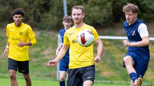 Der TuS Hoppstädten (in gelb) ist erster Gegner des SV Medard und dessen neuem Trainer Bernd Ludwig.
