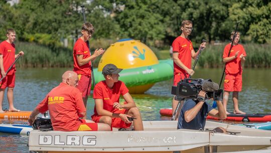 Die DLRG-Ortsgruppe Baumholder war mit ihren Rettungsschwimmern ohne Unterbrechung in diesem Sommer 61 Tage am Weiher im Einsatz Die DLRG-Ortsgruppe Baumholder war mit ihren Rettungsschwimmern ohne Unterbrechung in diesem Sommer 61 Tage am Weiher im Einsatz
