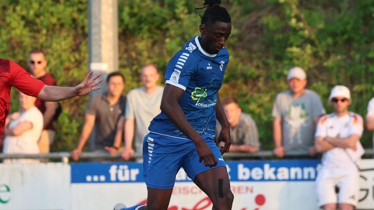 Nicht aufzuhalten: Yusupha Sawaneh machte beim Gülser 4:0-Sieg gegen Oberzissen drei Tore. Nicht aufzuhalten: Yusupha Sawaneh machte beim Gülser 4:0-Sieg gegen Oberzissen drei Tore.