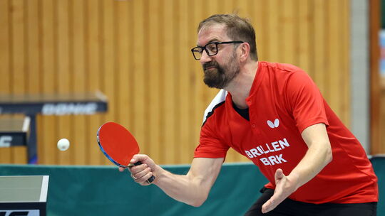 Simmerns Routinier Joachim Baustert gewann drei seiner vier Einzel beim Doppelheimspieltag, zu einem Sieg reichte es weder gegen