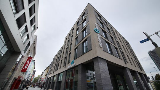 Im neuen Canto-Gebäude in der Koblenzer Innenstadt ist unter anderem das Motel One untergebracht. Weitere Flächen sind mit Einze