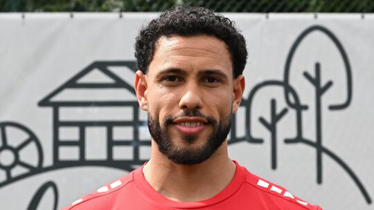 Hachem Dachraoui verletzte sich beim 0:5 in Trier schon früh und musste nach fünf Minuten mt Verdacht auf Bänderriss im Sprungge