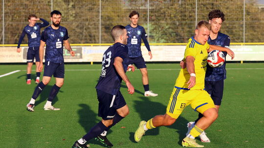 Während vor der Pause die Mannen in Blau das dominante Team waren, kehrten sich die Kräfteverhältnisse nach Wiederanpfiff. Kirch