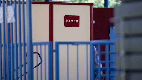 Prozess wegen sexueller Belästigung im Schwimmbad startet Prozess wegen sexueller Belästigung im Schwimmbad startet