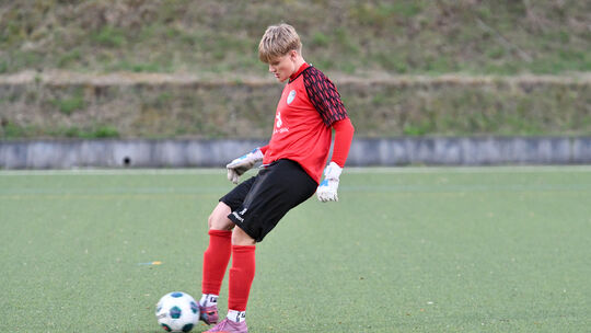 SG Nieverns Keeper Frank Lanio musste gegen Bendorf in der Schlussphase gleich dreimal hinter sich greifen.