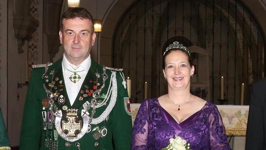 Das neue Königspaar Frank Krayer und Silke Buhr-Krayer hat auch eine besondere Mission: Es sammelt Spenden für die Deutsche Kreb Das neue Königspaar Frank Krayer und Silke Buhr-Krayer hat auch eine besondere Mission: Es sammelt Spenden für die Deutsche Kreb