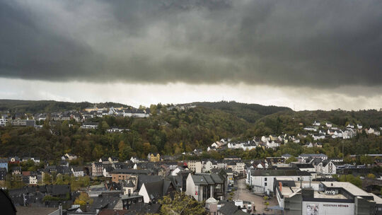 Dunkle Wolken prägen zurzeit die kommunalpolitische Stimmung in Idar-Oberstein.