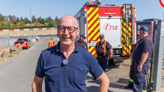 Dieter Merten ist Wehrleiter der Freiwilligen Feuerwehr der VG Adenau und hat die Sichterheit am Nürburgring im Blick.