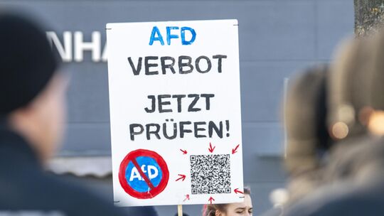 Eine Veranstaltung des Neuwieder AfD-Kreisverbands am 31. Oktober in Rheinbrohl wird von einer Gegendemo begleitet. (Symbolbild)