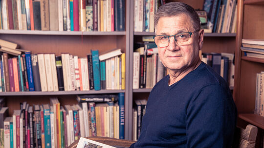 Hat mit „Nur mit uns: Das Büchermanifest“ neues Lesefutter vorgelegt: der Koblenzer Autor Klaus-Dieter Regenbrecht. Hat mit „Nur mit uns: Das Büchermanifest“ neues Lesefutter vorgelegt: der Koblenzer Autor Klaus-Dieter Regenbrecht.