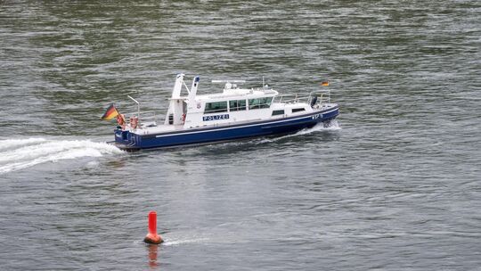 Die Wasserschutzpolizei musste am Donnerstag vier Kinder aus dem Rhein retten.