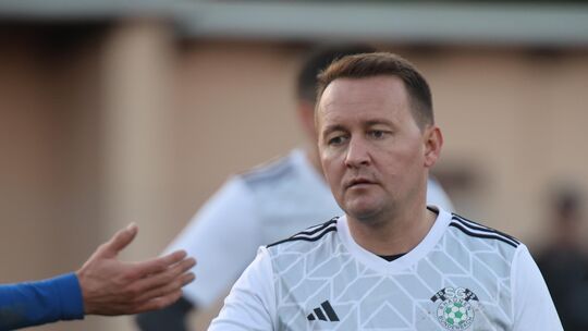 Spielertrainer Artur Wirt ist mit seiner SG Rhaunen/Bundenbach beim TuS Niederbrombach zu Gast und hofft auf Zählbares.