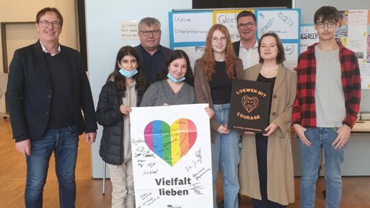 In den vergangenen Jahren gab es in Neuwied bereits Einzelaktionen bei den Demokratietagen. In diesem Jahr wird die Aktion ausge In den vergangenen Jahren gab es in Neuwied bereits Einzelaktionen bei den Demokratietagen. In diesem Jahr wird die Aktion ausge