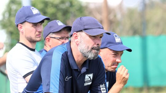 Trainer-Duo: Sascha Meeth (vorne) und Thomas Schwarz (rechts dahinter) coachen zusammen den TSV Schott Mainz – auch am Samstag i