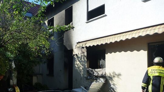 Feuer in Zweifamilienhaus in Bodenheim: Erdgeschoss zerstört
