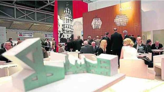 Zum Anbandeln in die Sitzecke: Mainzer Gesellschaften auf Immobilienmesse