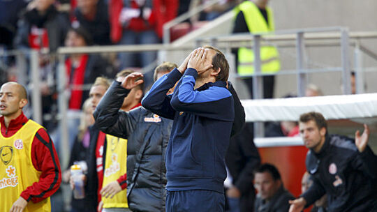Mainz 05 hat wieder verloren: Fans, Trainer und Ersatzbank